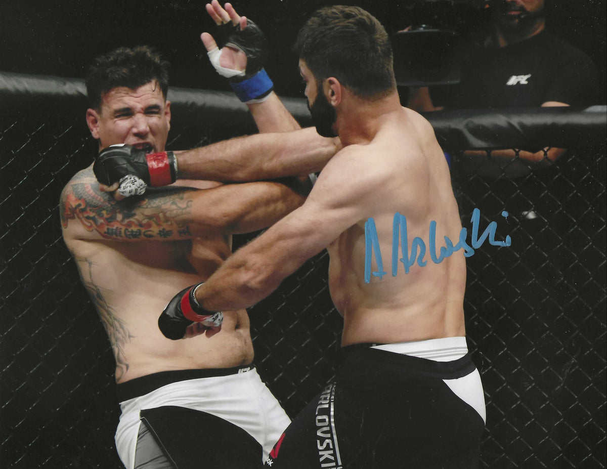 Autographed ANDREI ARLOVSKI UFC MMA 8x10 Photo