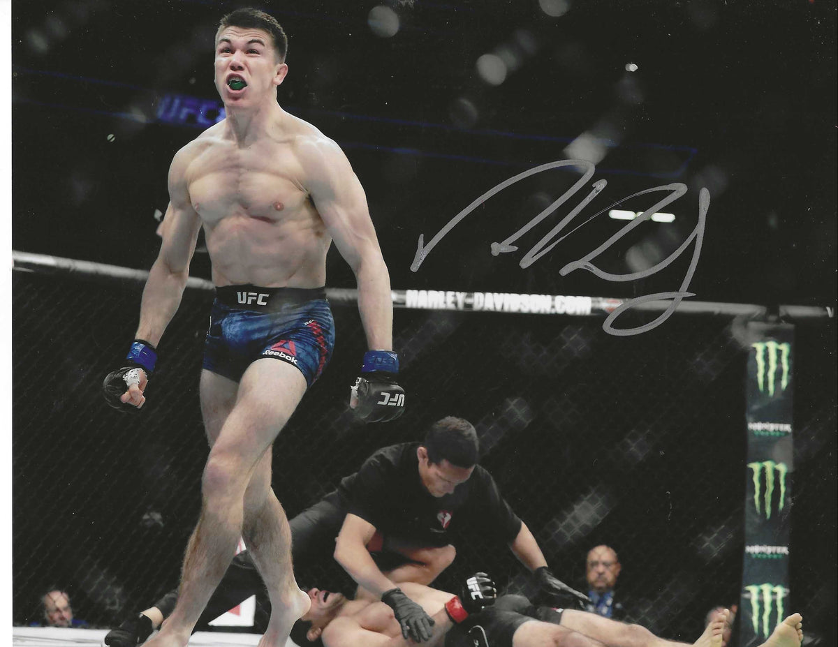 Autographed ALEX HERNANDEZ UFC MMA 8x10