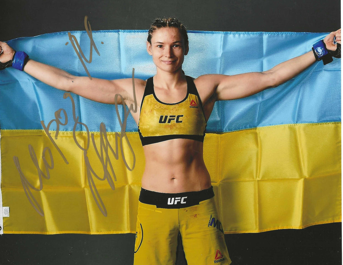 Autographed MARYNA MOROZ UFC MMA TKO 8x10 Photo