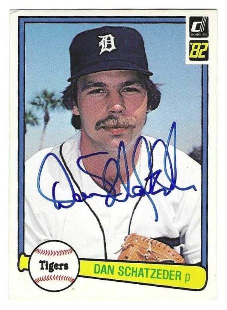 Autographed DAN SCHATZEDER Detroit Tigers 1982 Donruss card