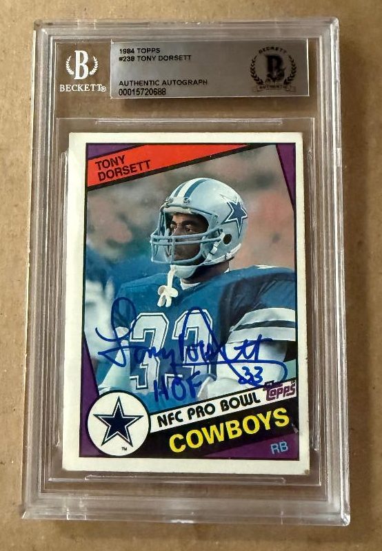 Autographed TONY DORSETT Dallas Cowboys 1984 Topps Card #238 Beckett Slabbed
