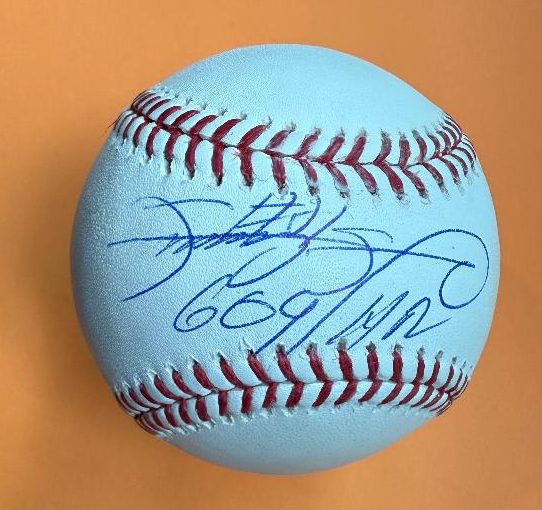 Autographed Sammy Sosa "609 HR's Official Rawlings Major League Baseball Beckett