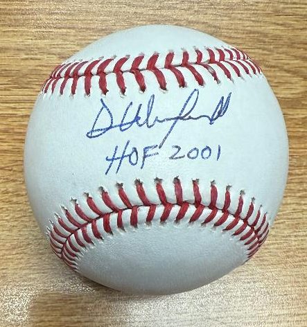 Autographed DAVE WINFIELD HOF 2001 Official Rawlings Major League Baseball Beckett Witnessed