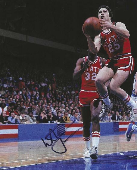Autographed MONTE TOWE  8x10 North Carolina State Wolfpack photo
