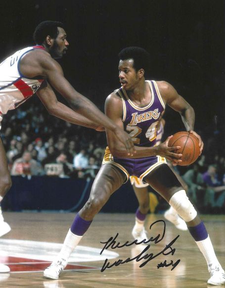 AUTOGRAPHED KERMIT WASHINGTON 8X10 Los Angeles Lakers Photo
