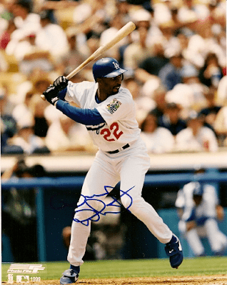 AUTOGRAPHED DEVON WHITE Los Angeles Dodgers photo