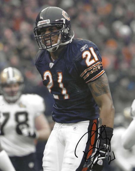 Autographed 8X10 DANTE WESLEY Chicago Bears Photo
