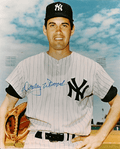 AUTOGRAPHED DOOLEY WOMACK 8X10 New York Yankees Photo