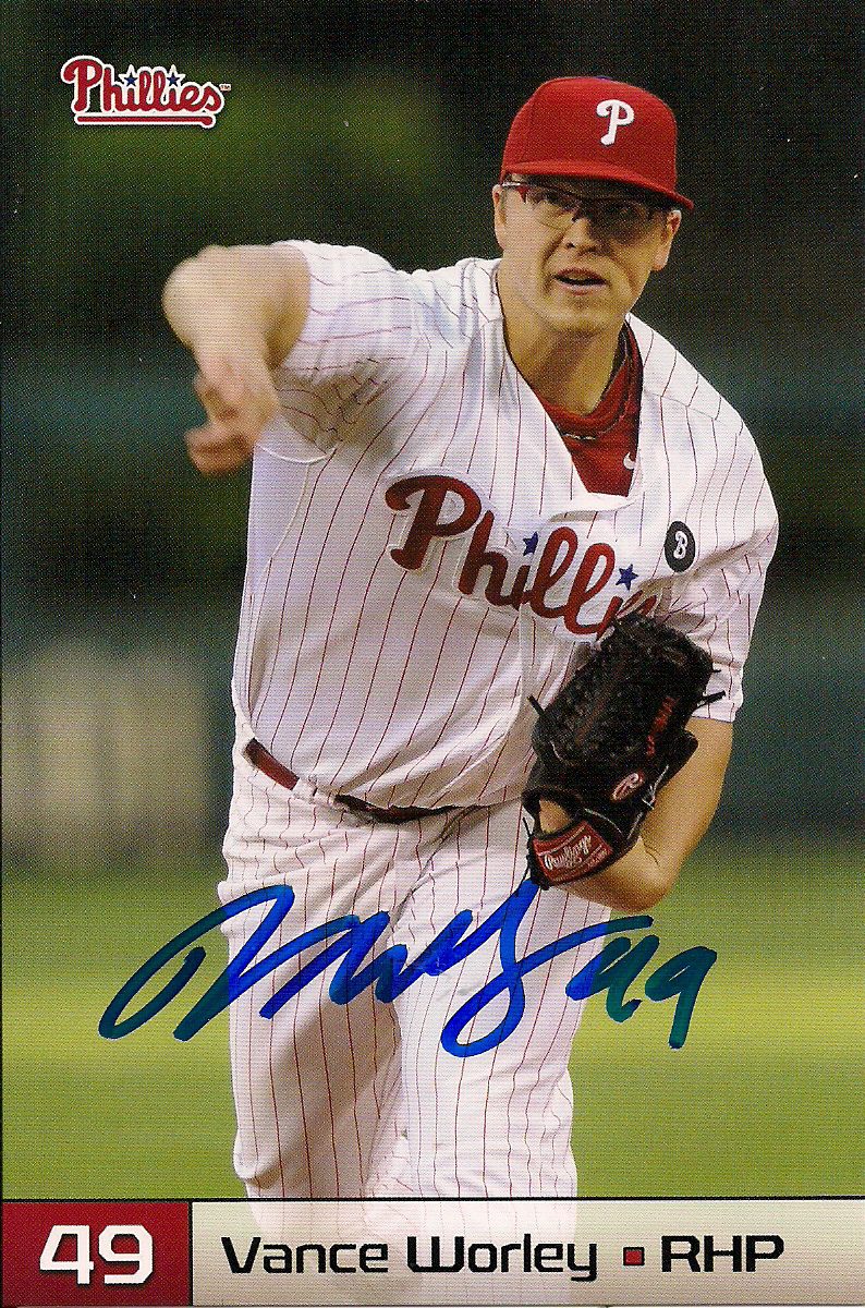 Autographed VANCE WORLEY 2011  Phillies Post card